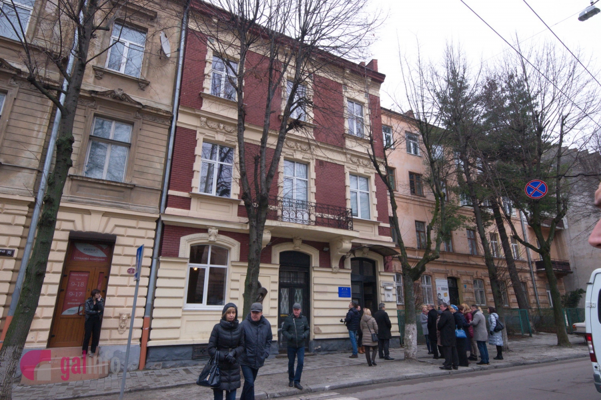 Продані облрадою лікарні можуть повернути громаді Львова