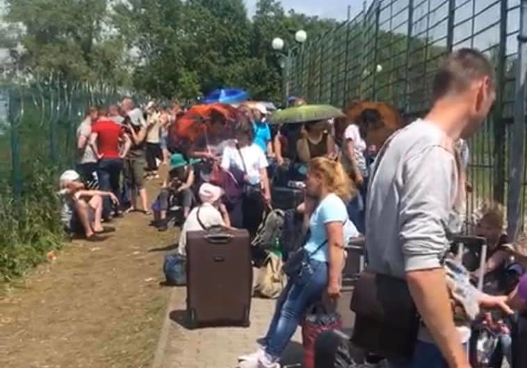 У прикордонній службі пояснили, чому у пункті пропуску “Шегині” утворилася велика черга