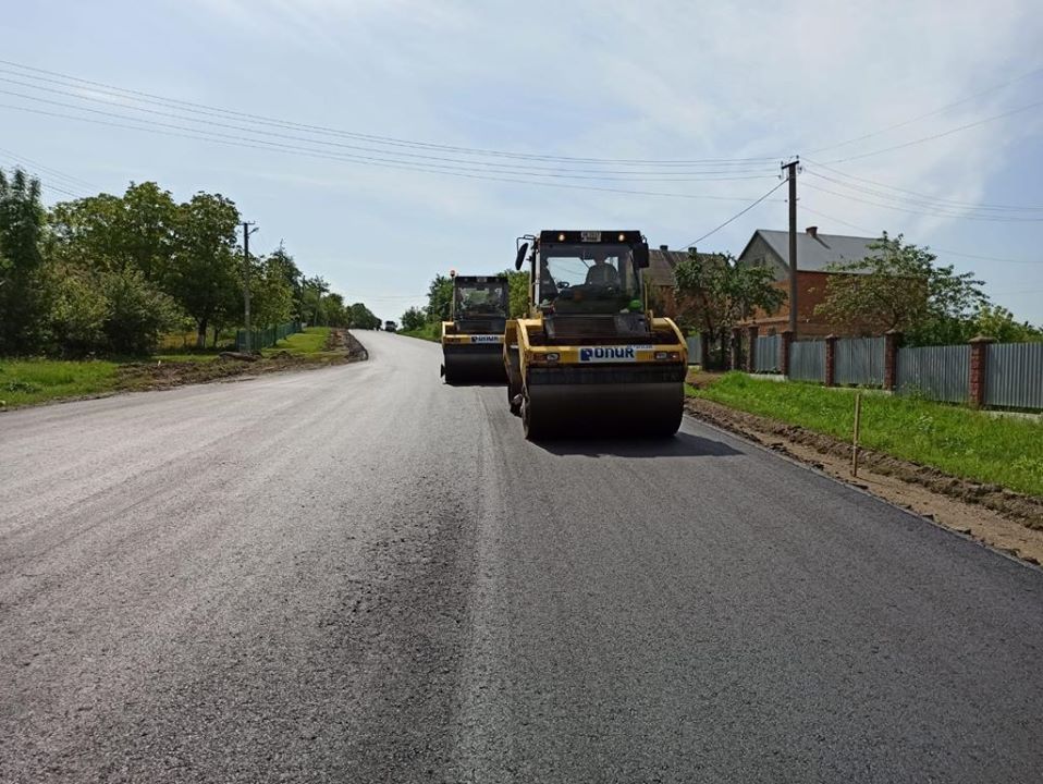 Стало відомо, які дороги на Львівщині зараз ремонтують