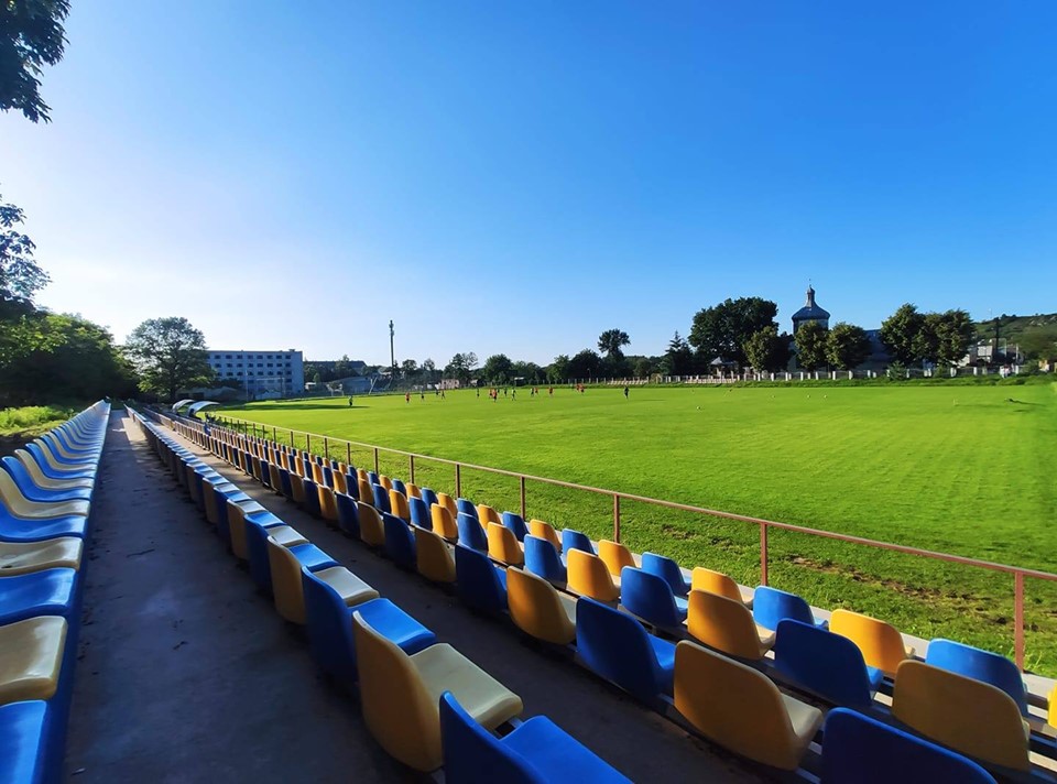 У Миколаєві продовжують масштабне оновлення міського стадіону