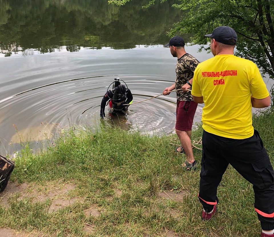«Впав у воду і одразу зник»: на озері в Новому Роздолі втопився 15-річний хлопчик