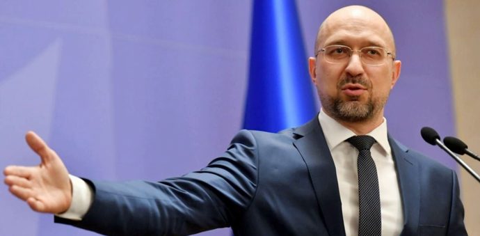 Денис Шмигаль висловився щодо збільшення податку на гектар землі