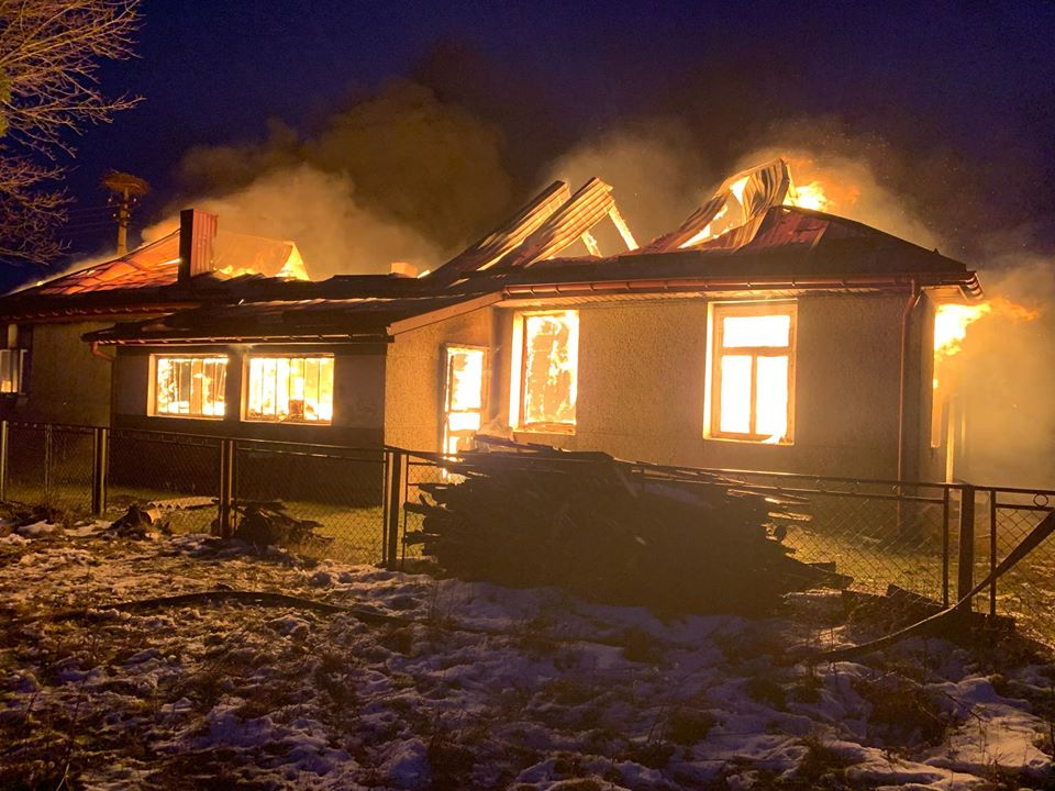 На Старосамбірщині ледь не згорів будинок