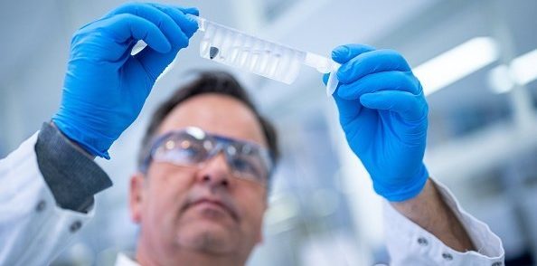 Україна закупить визнаний у світі препарат проти COVID-19