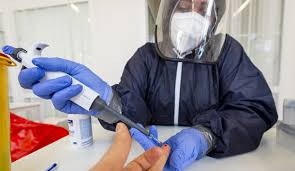 Тестування на COVID-19 учнів та вчителів: доцільно чи ні?