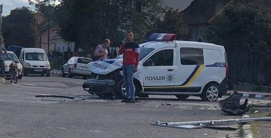 Стрийський поліцейський опинився у лікарні після гонитви за порушником