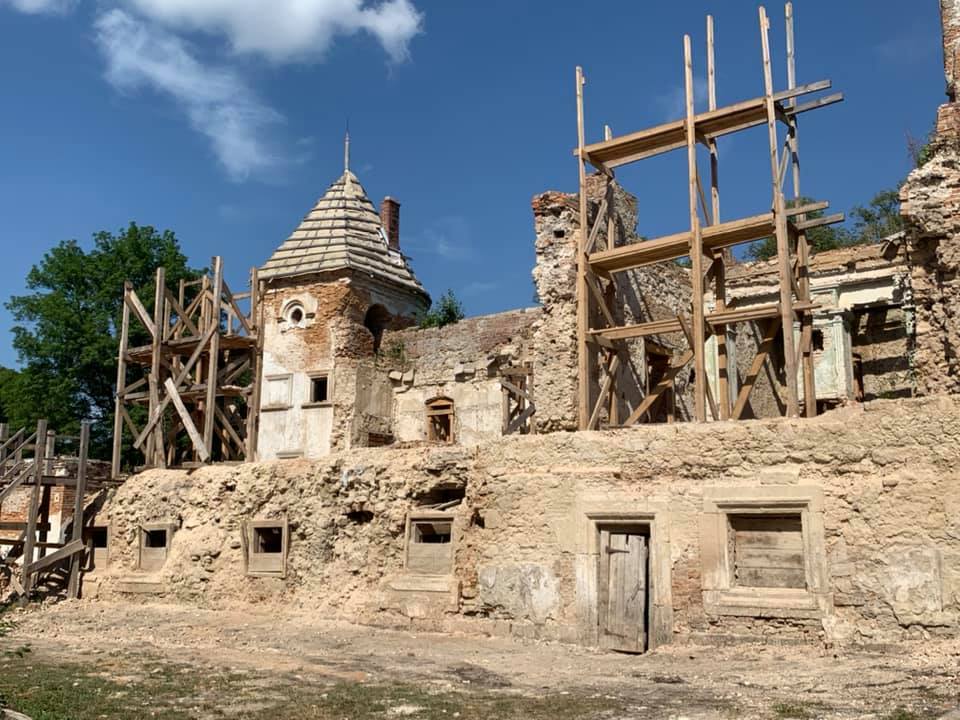 «Залишається близько ста днів»: Поморянський замок – під знаком питання у «Великому будівництві»