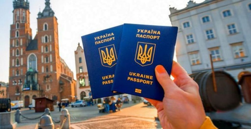 Кордони для українців уже відкрили 42 країни: куди можна поїхати