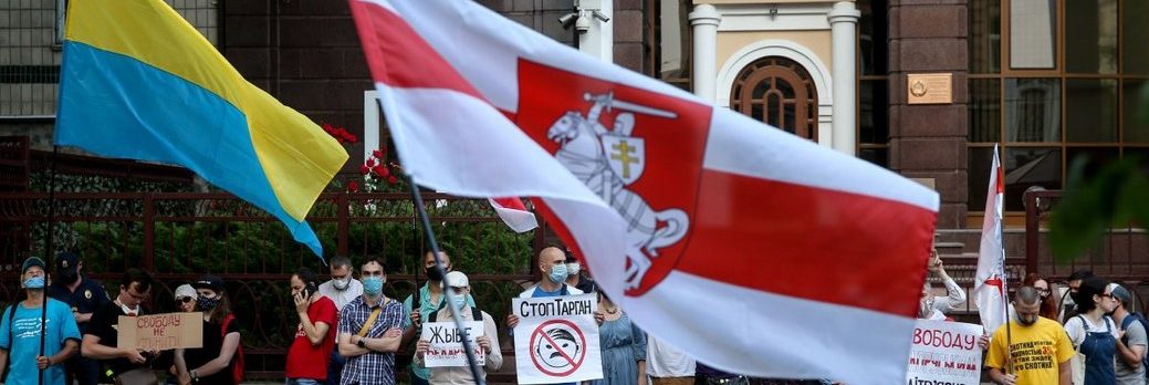 Побили та затримали: у МЗС розповіли про українців у Білорусі