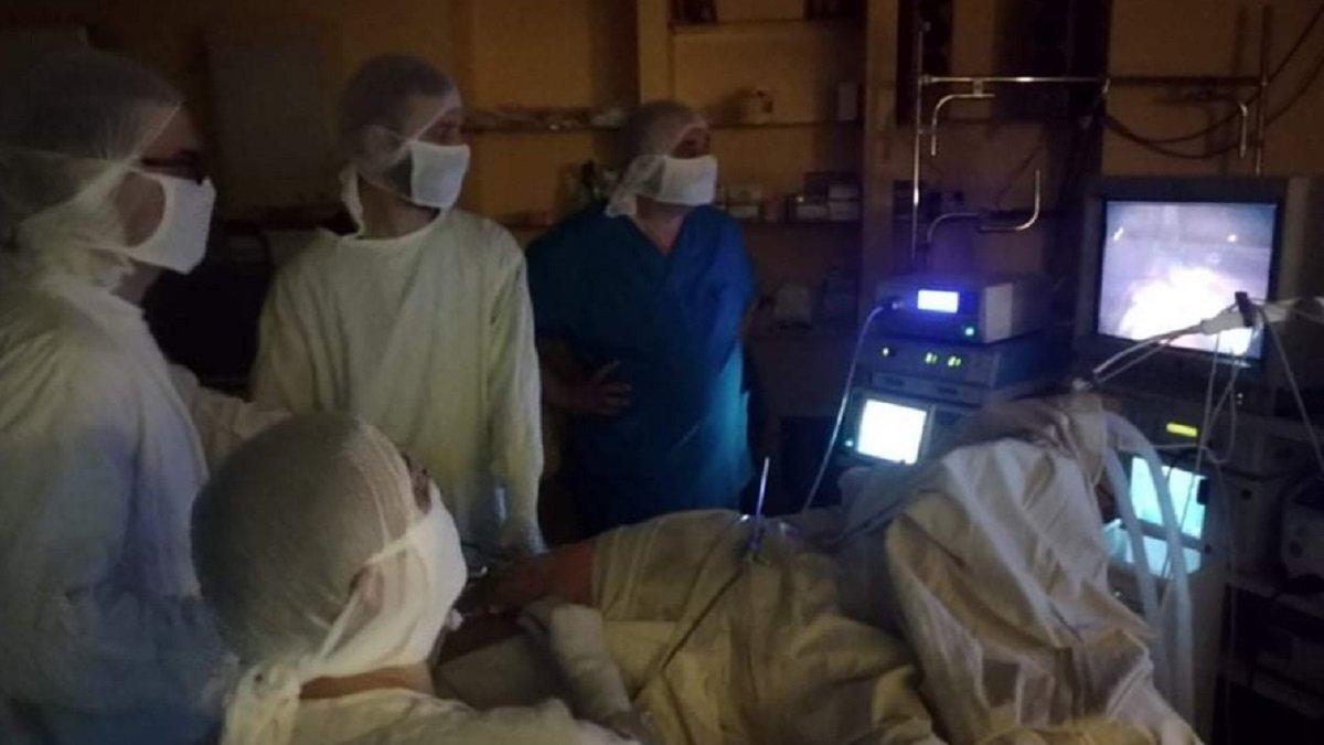 Львівські хірурги прооперували підлітка зі Жовківщини з наскрізною діркою у шлунку