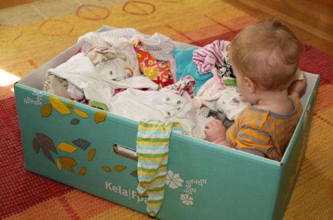 У Мінсоцполітики пояснили, на що батьки зможуть витратити гроші замість “бейбі-боксів”