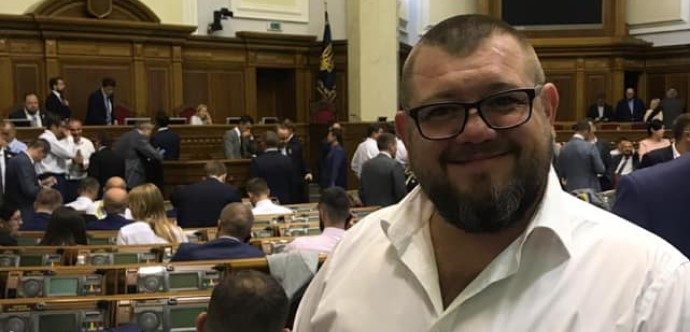 Всі місця у виборчих списках продані: нардеп від «Слуги народу» виходить з партії (Відео)