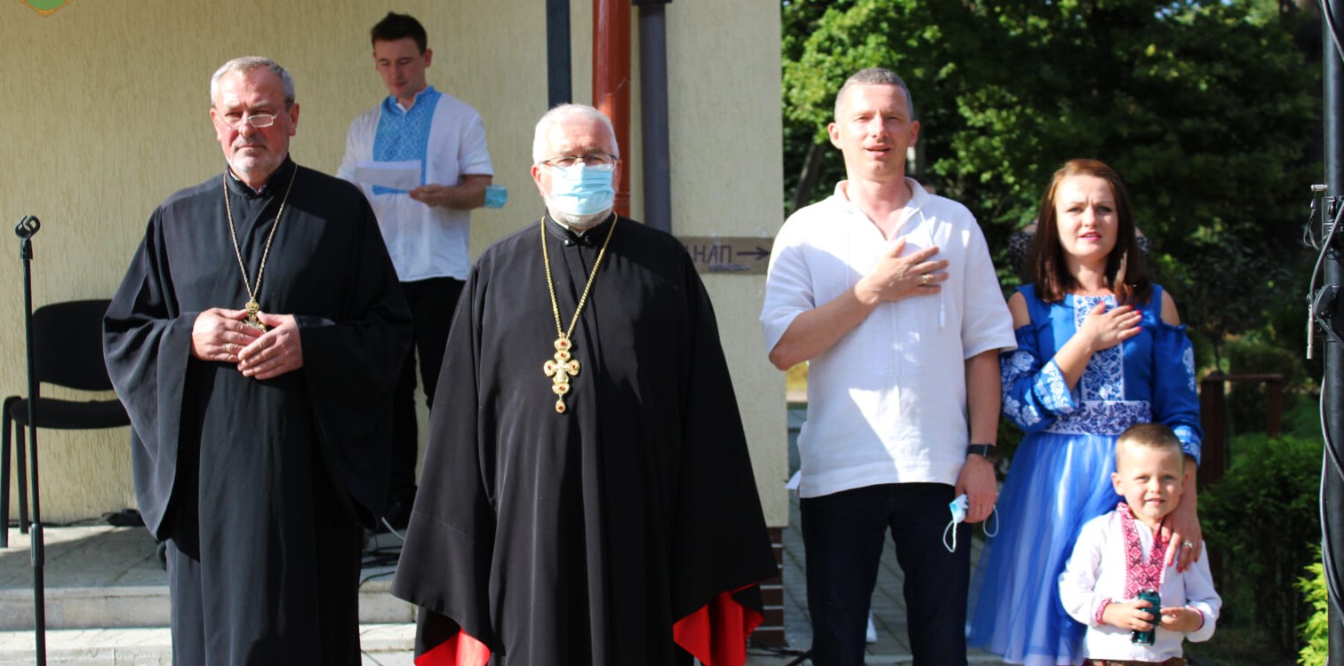 Танцями, співами та забавами у Брюховичах відзначили День селища