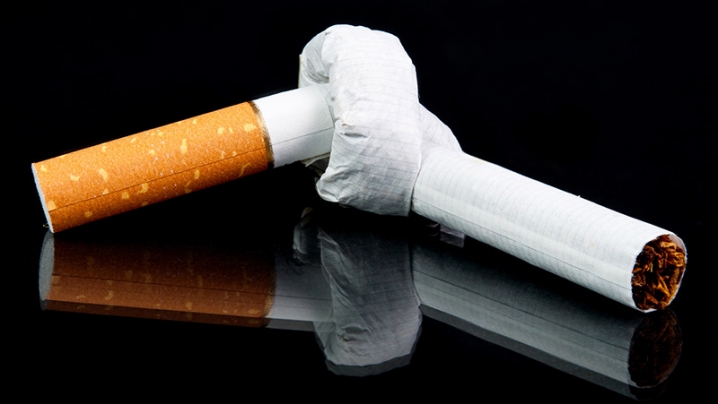 Цигарки в Україні подорожчають: названо ціну пачки