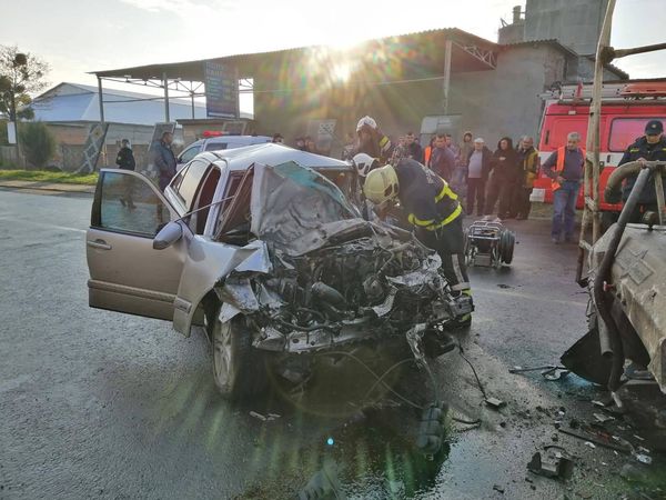 «Гідравлічними ножицями вирізали тіла»: на Сокальщині в аварії загинуло двоє молодих людей