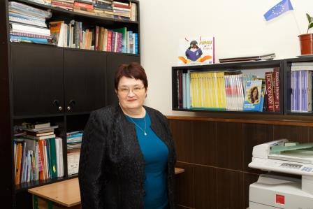 Відійшла у вічність: через ускладнення COVID-19 не стало вчительки львівської гімназії