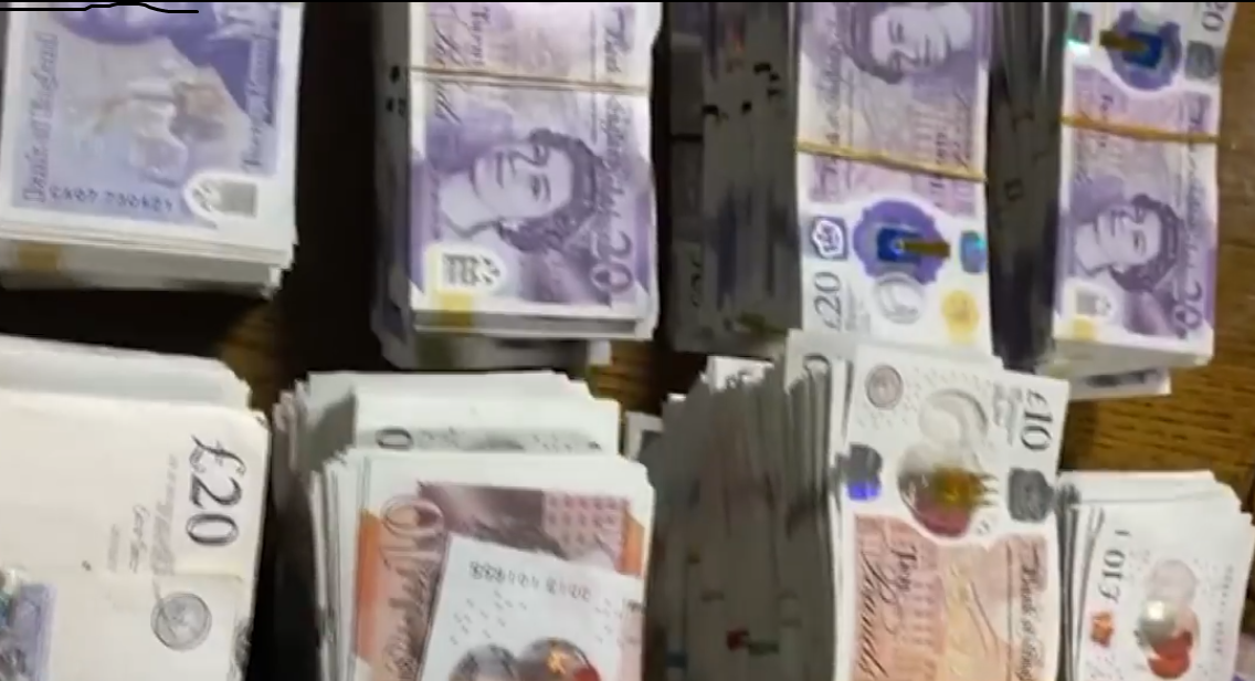 Тисячі фунтів стерлінгів замість старих меблів: українець намагався обманути прикордонників