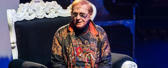 Три тижні боровся з коронавірусом: у московській лікарні помер Роман Віктюк