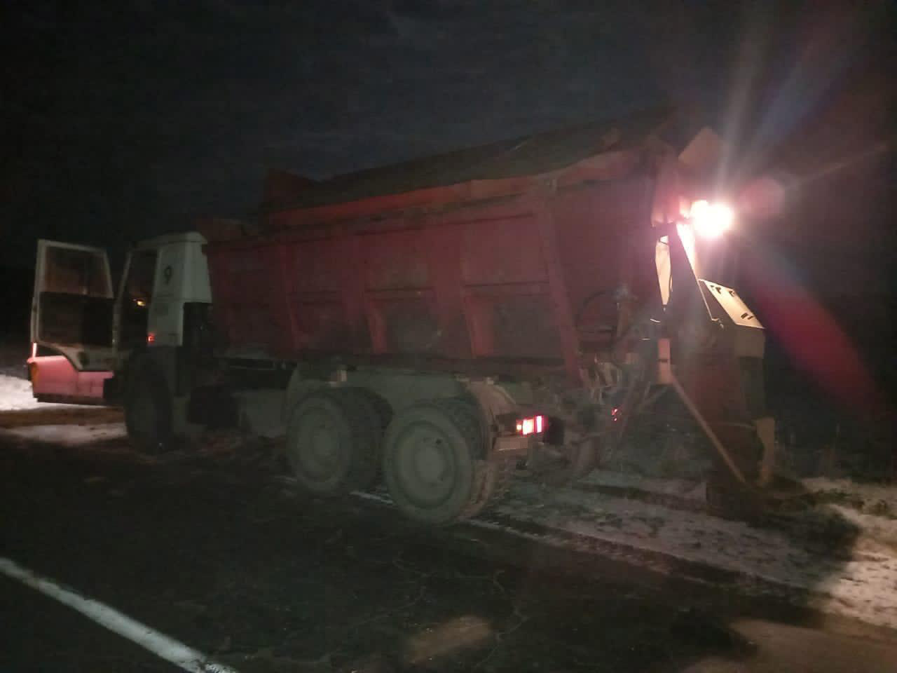 «Зачепила ще й протягла»: на Жовківщині чоловіка переїхала комунальна вантажівка