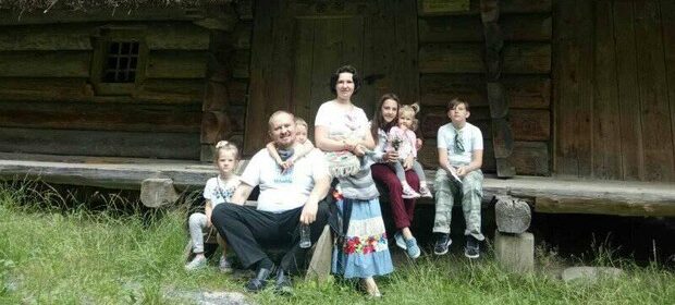 Чудо на Святого Миколая: дружину львівського священника від’єднали від ШВЛ