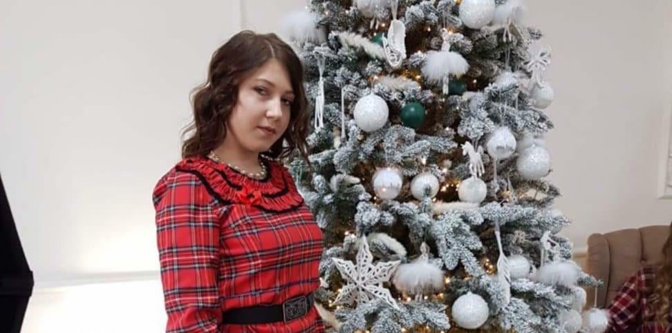 Пішла з уроків та досі не повернулася: у Львові розшукують 9-класницю