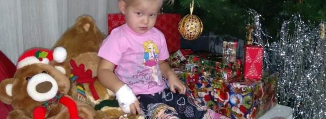 «Не зможу дивитися, як згасає Меланія»: 3-річна дівчинка з Радехівщині бореться зі страшною недугою