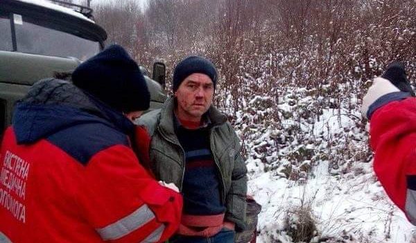 «Прив’язали до машини і били»: активіст зі Сколівщини, який бореться з незаконними рубками, потрапив до лікарні (ФОТО)