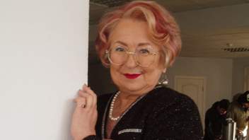 Лише 74-річна львівська лікарка не зробила жодної помилки у радіодиктанті