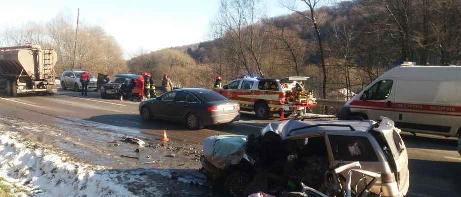 У смертельній ДТП поблизу Львова загинули чоловік та 2-річна дитина