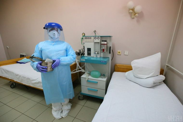 За добу через COVID-19 потрапили до лікарень понад 100 мешканців Львівщини: оновлена статистика