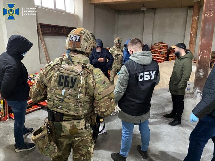 СБУ у Львові вилучила понад тонну героїну: четверо турків потрапили під арешт (Відео)