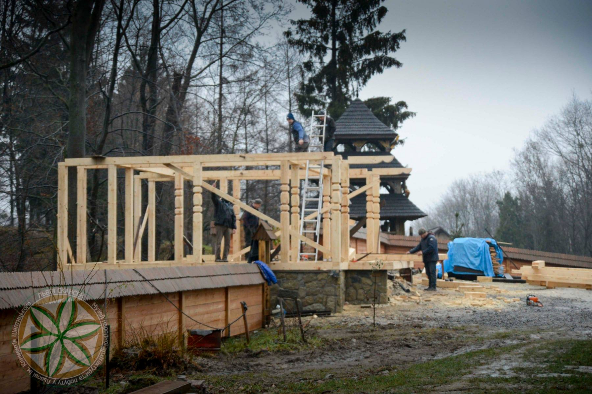 Конфлікт у Шевченківському гаю владнали: на місці незаконної каплиці поставлять старовинну дзвіницю