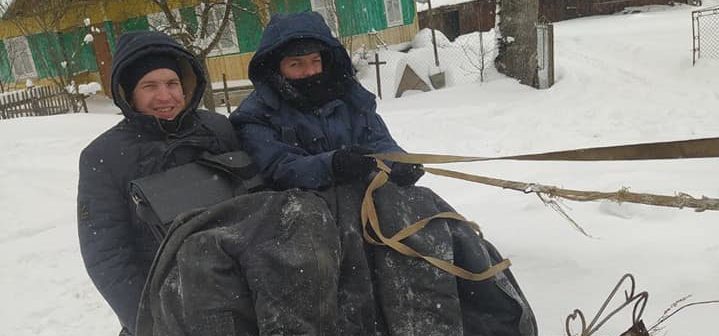«Хліб та продукти довозять конем»: більше тижня люди у селі Стрілківської ОТГ відрізані від світу (ФОТО, ВІДЕО)