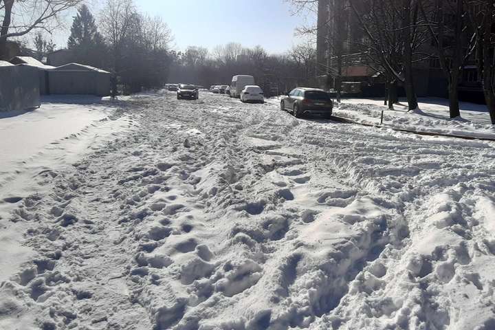 Школи на дистанційне та заборона на в‘їзд вантажівок: Львів вводить обмеження через погоду