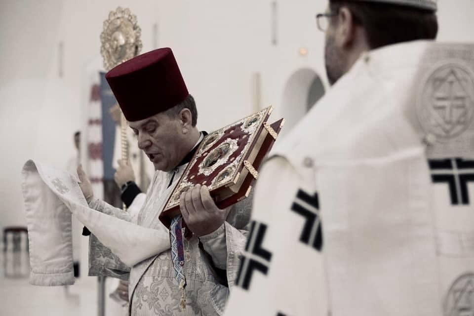 «Мав божественний голос»: у лікарні зупинилося серце Патріаршого Протодиякона родом із Львівщини