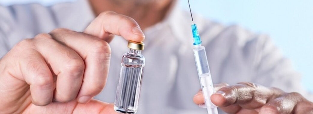 Стало відомо, коли українці самостійно зможуть придбати собі вакцину