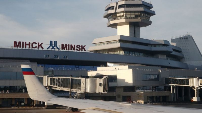 “Україна повністю припинила авіасполучення з Білоруссю”, – Денис Шмигаль