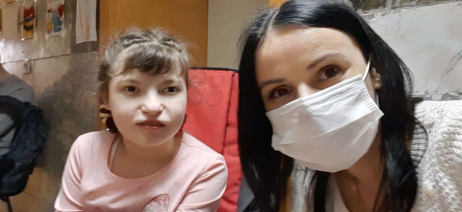 «Богданка вже почала ходити за ручку»: маленькій мешканці Жовківської ТГ дуже потрібні кошти на реабілітацію