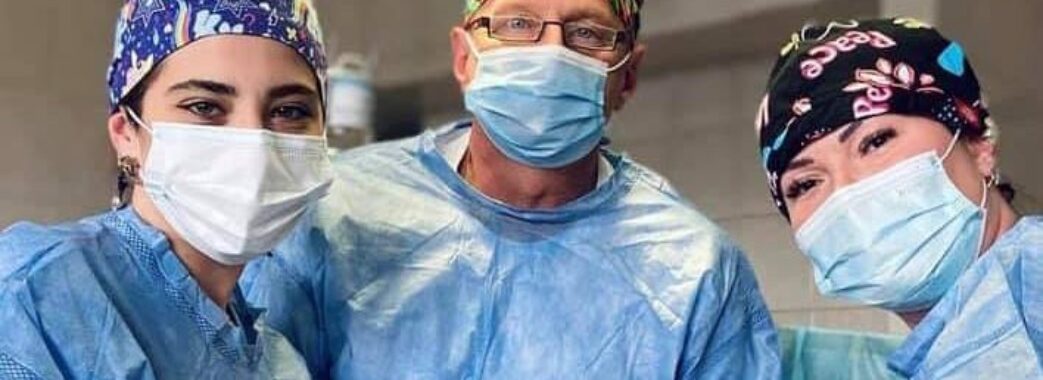 У пацієнтки з Яворівщини хірурги видалили 13-кілограмову кистому