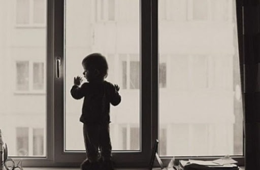 «Можливо, причетна мати»: у Львові трагічно загинула дворічна дівчинка