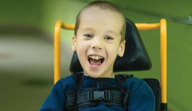 «Пройшли надто багато, аби тепер просто здатися»: 11-річному львів’янину дуже потрібні гроші на реабілітацію