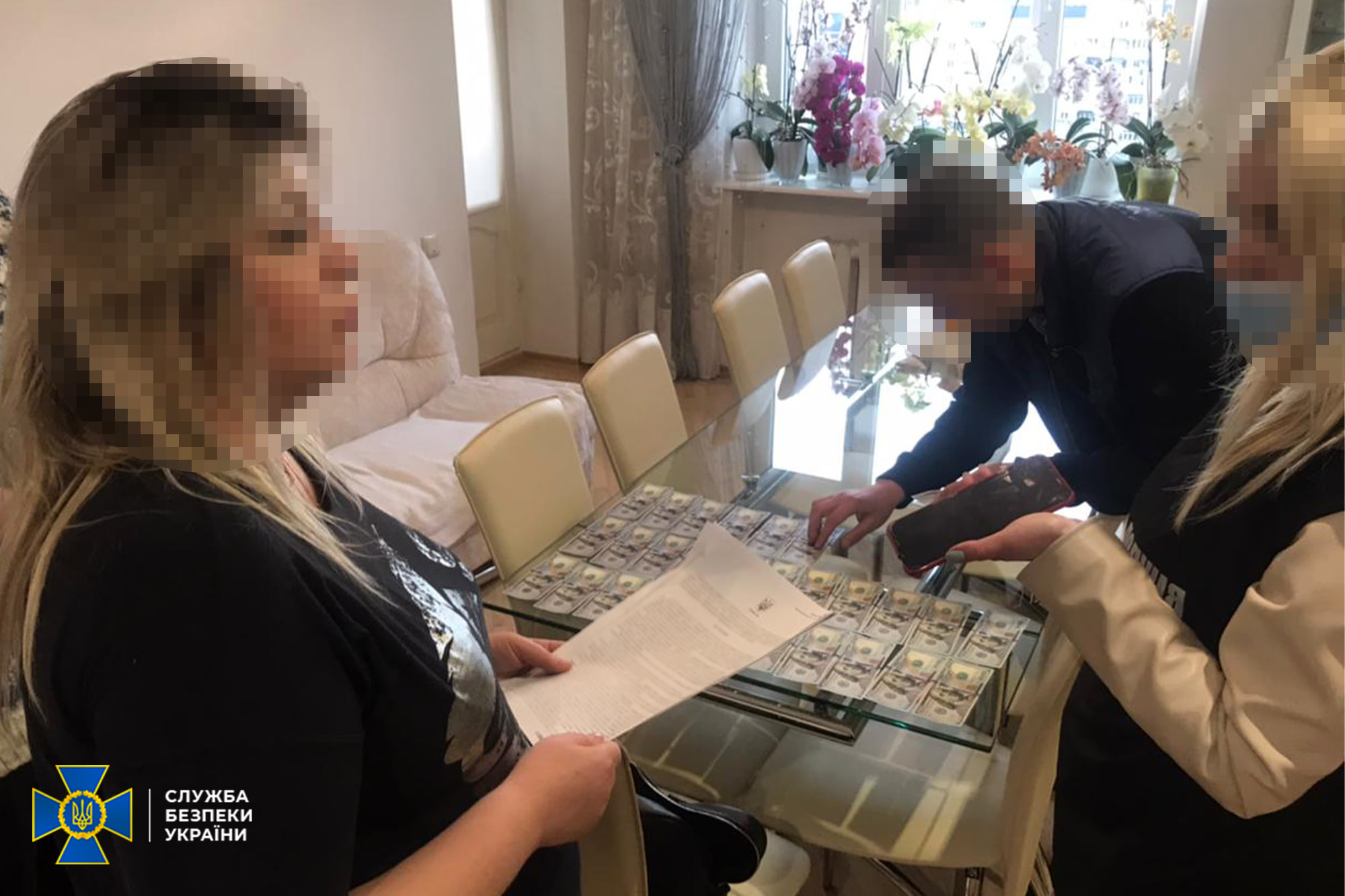 У пораненого бійця АТО лікарка вимагала 8 тисяч доларів хабаря