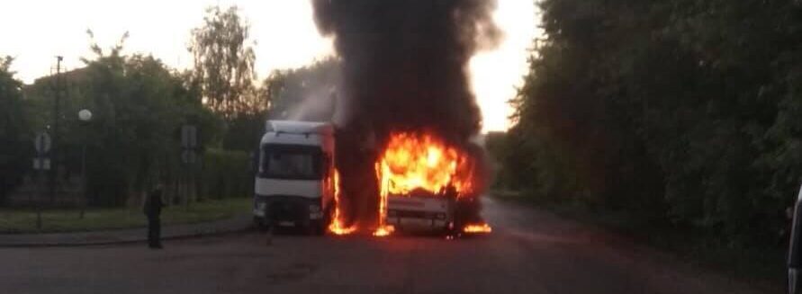 У салоні був лише водій: в Червонограді вщент згорів автобус (Фото)