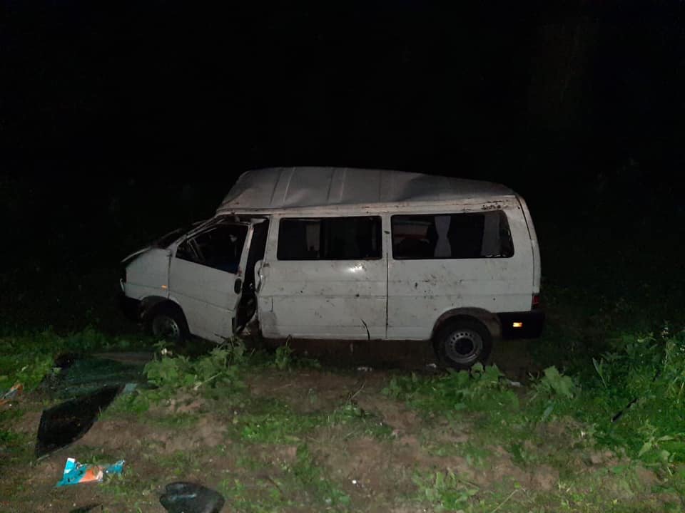 «Удар був настільки сильним, що там не було шансів»: на Самбірщині у жахливій ДТП загинуло двоє молодих людей