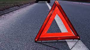 В’їхав у дерево та перекинувся: на Самбірщині смертельна ДТП