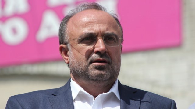 Держава замовила у фірм з орбіти нардепа Лопушанського дитячих путівок на 148 мільйонів