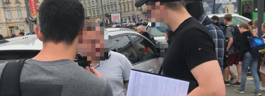 У Львові на хабарі затримали прокурора