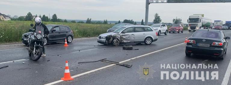 Дворічна дівчинка загинула в аварії під Львовом