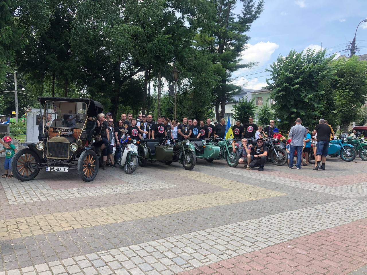 На Самбірщині презентували ретромотоклуб «Хирівські Батяри» (ФОТО, ВІДЕО)