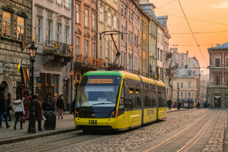 У Львові через аварію практично не курсують трамваї
